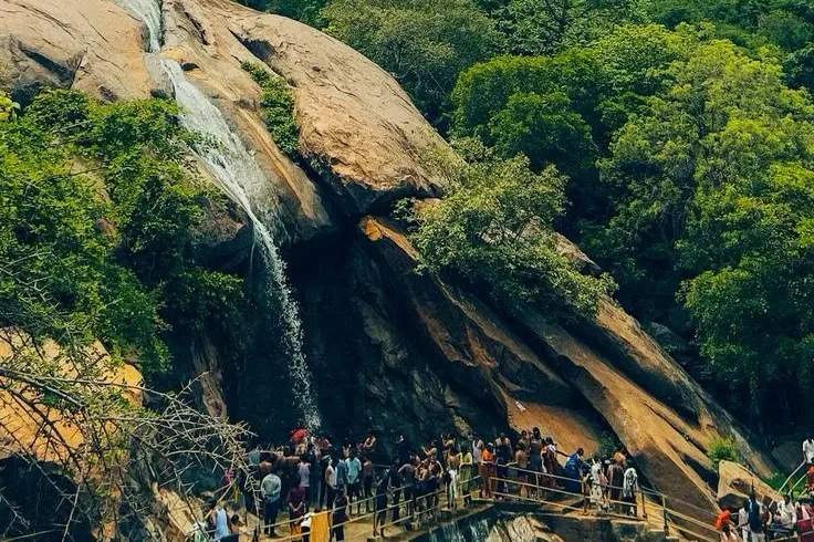 jalagamparai falls,